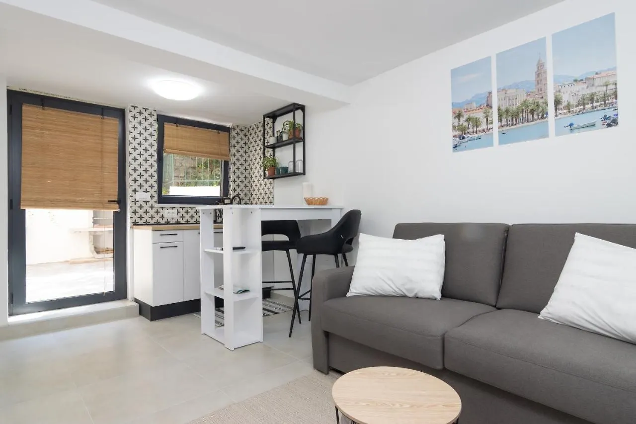 Studio Tina In Centar With Parking contacts