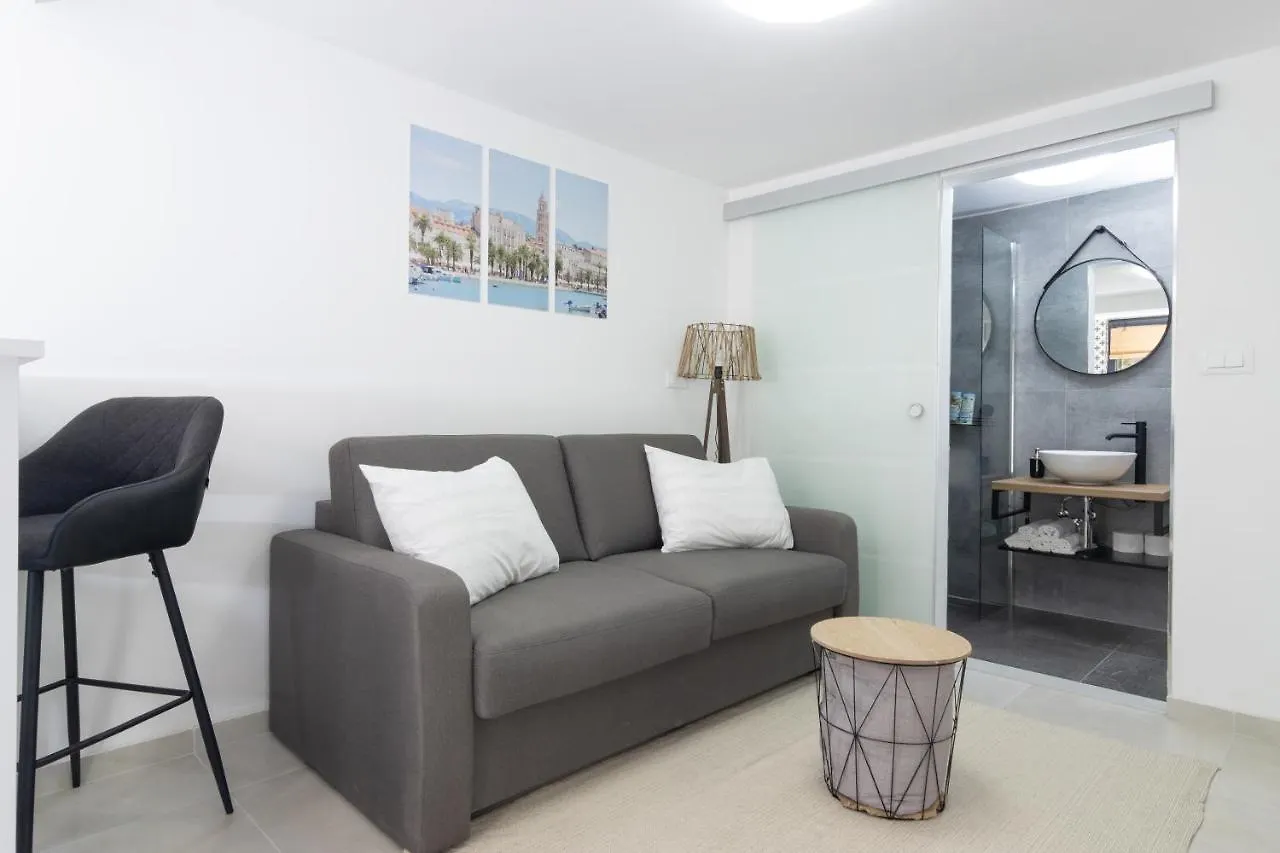 Studio Tina In Centar With Parking Split Apartment