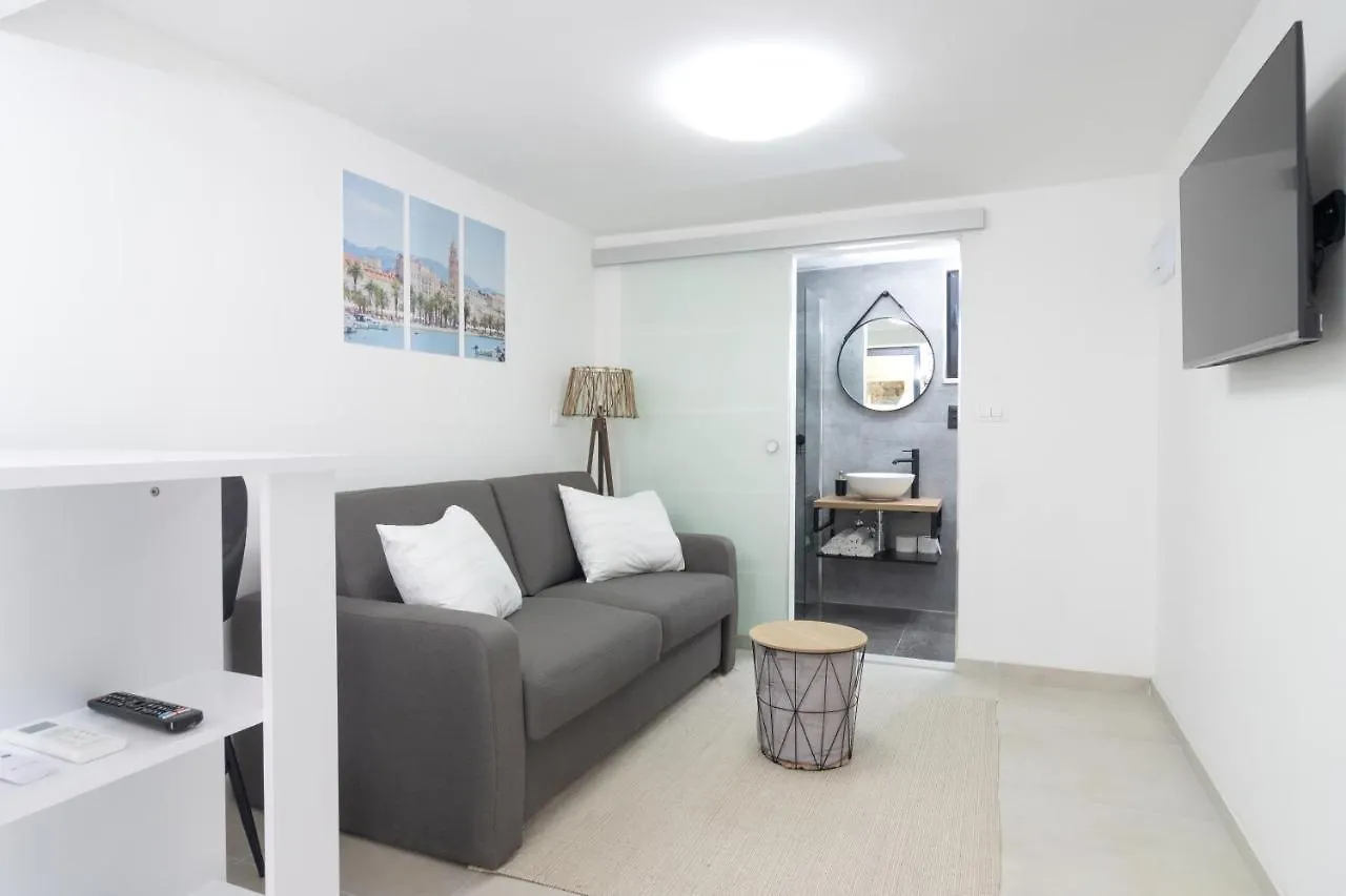 Studio Tina In Centar With Parking Split